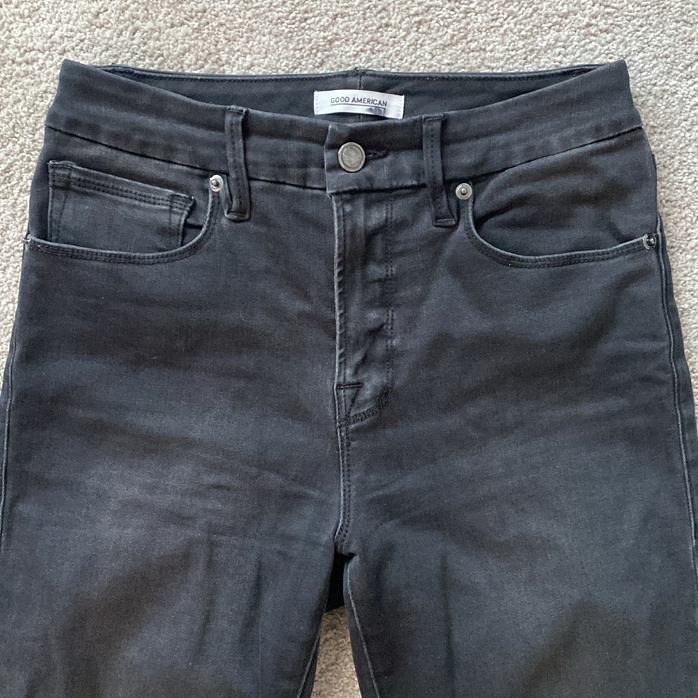 Good American good legs cropped jeans - Picture 2 of 4